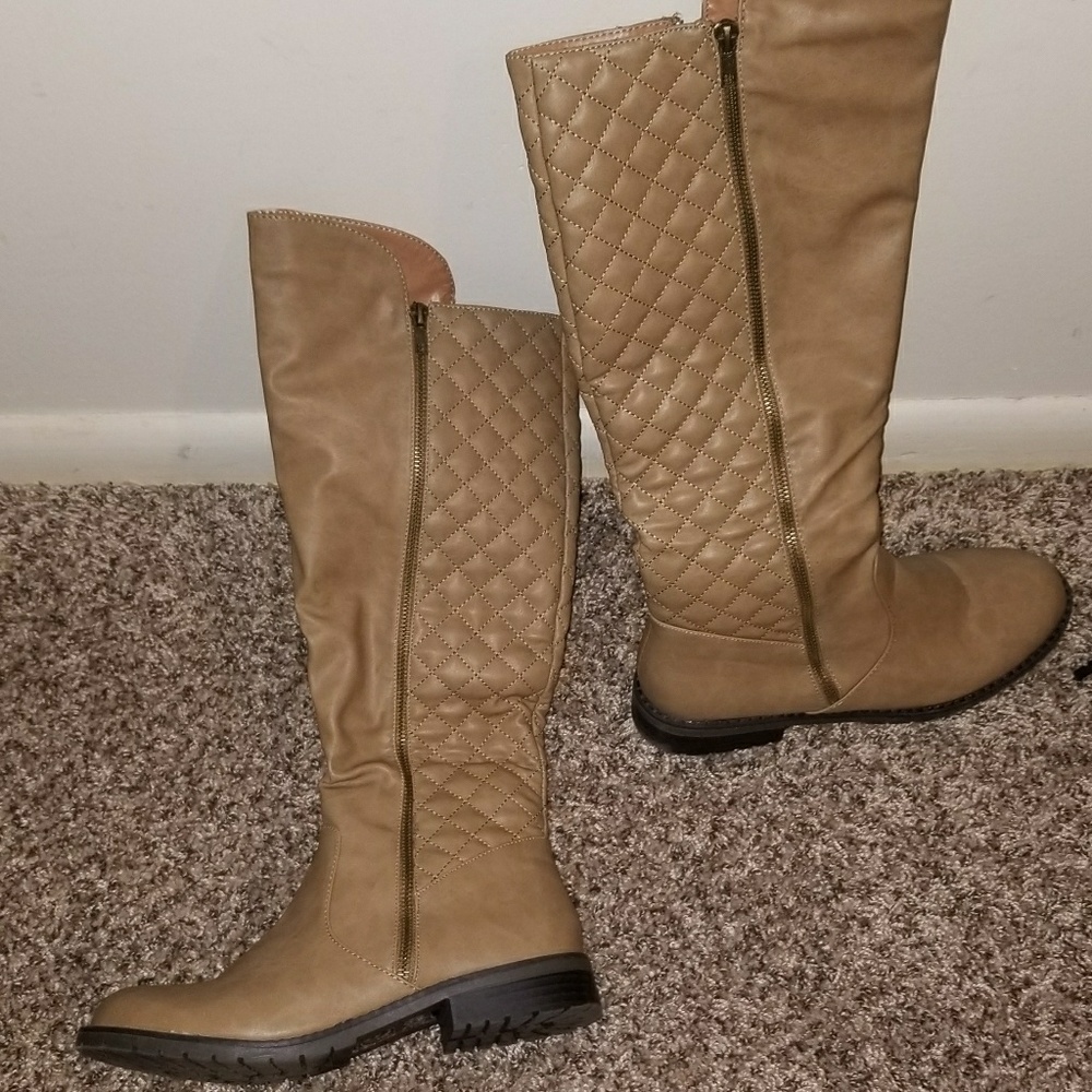 Boots (New never worn) just don't have the box.